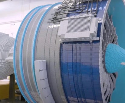 Viel Arbeit: Das Video zeigt, wie das Lego-Triebwerk entstand.