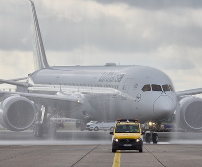 lufthans boeing 787 9 d abpf