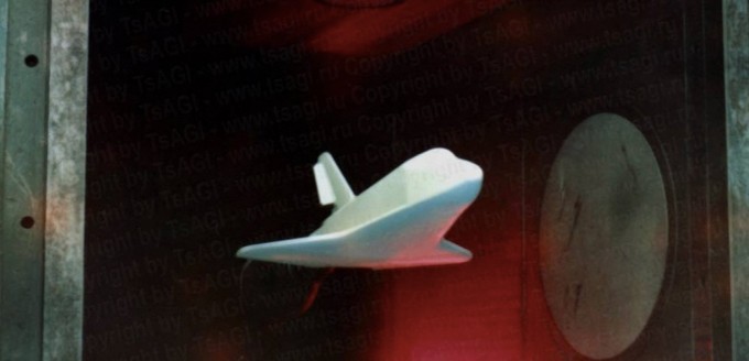Das ZAGI erforschte jedoch nicht nur Passagierflugzeuge oder Kampfjets, sondern war auch an der Entwicklung der russischen Weltraumfähre Buran beteiligt.