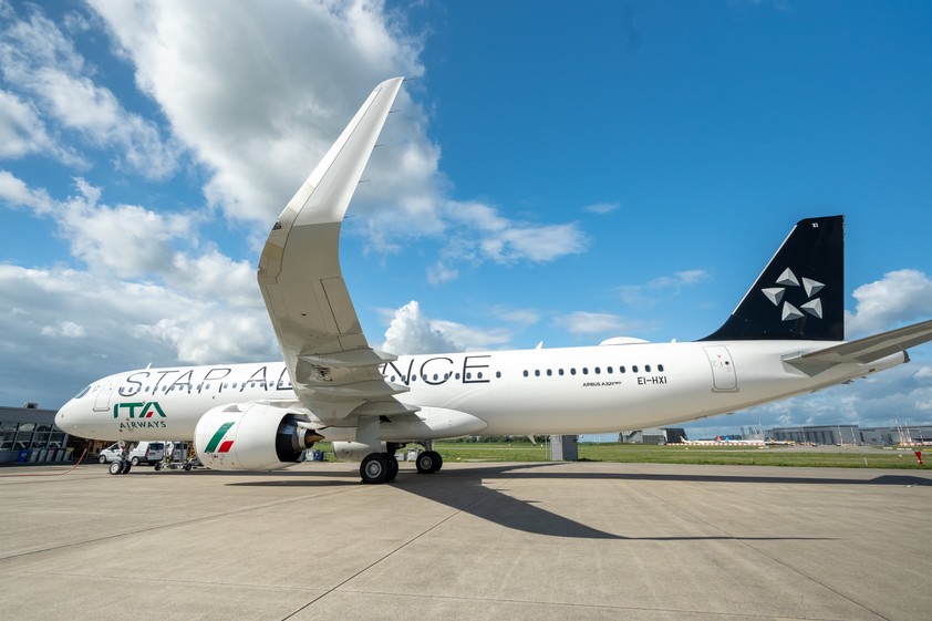 Airbus A321 Neo EI-HXI; Zweiter Jet in Star-Alliance-Lackierung übernommen.