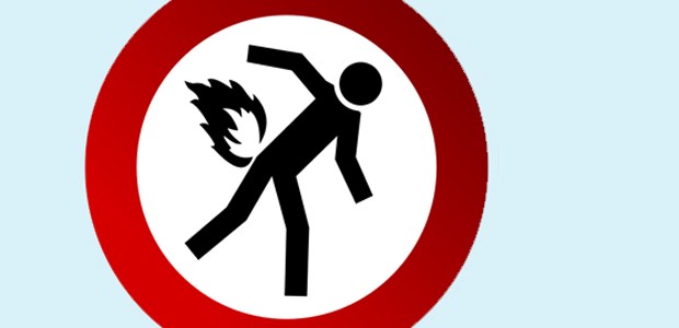 Warnschild: Im Flugzeug nicht angebracht.