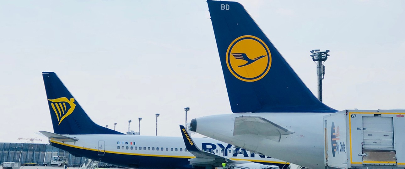 Flieger von Lufthansa und Ryanair: Die Airlines schenken sich nichts.