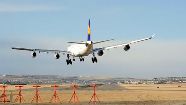 Der A340 landete trotz starkem Sturm sicher in Calgary.