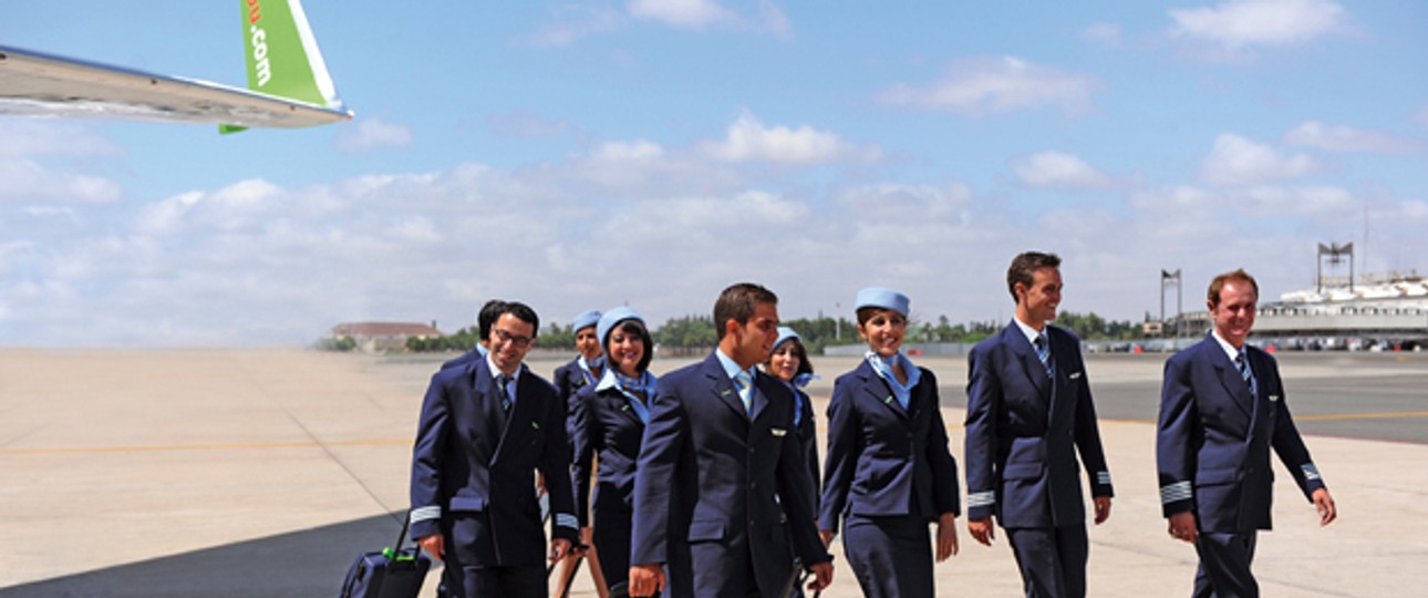 Crew von Jet4you: Die Airline kommt unter belgische Obhut.