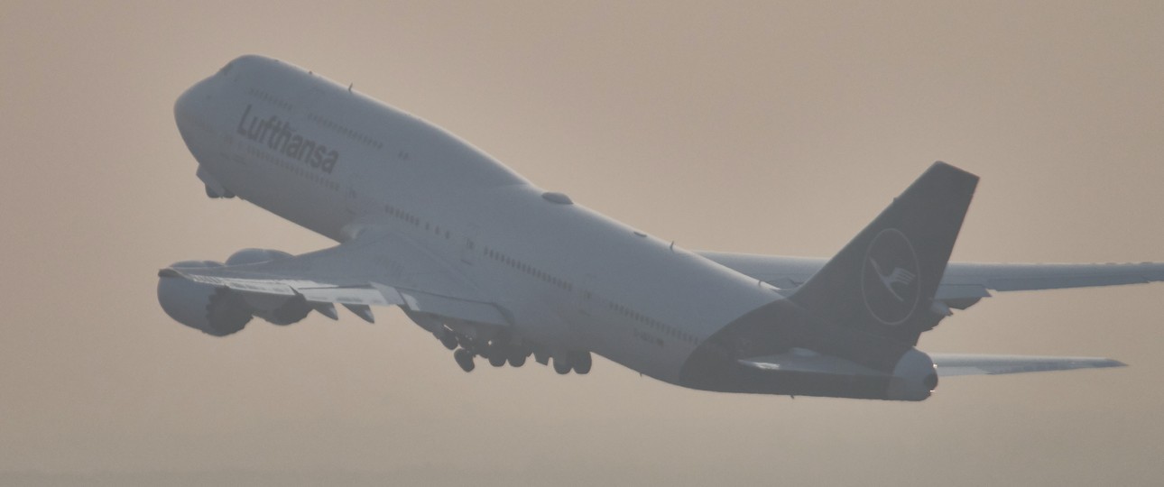 Boeing 747 von Lufthansa: Vertreibt sich die Zeit in Johannesburg mit Kerosin-Beschaffung.