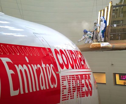 airbus a380 emirates courier express (1)