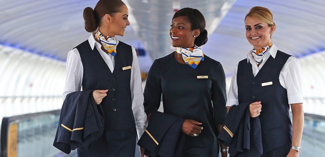 Klassisch und praktisch: So sehen die neuen Uniformen von Thomas Cook Airlines aus.