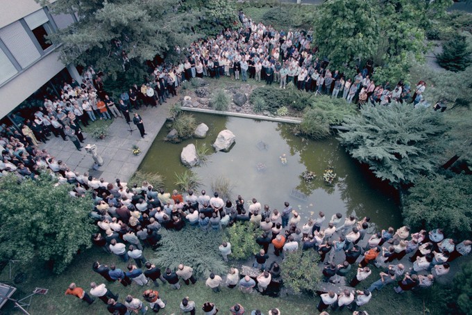 Die Trauerfeier für die Opfer 1998 in Kloten.