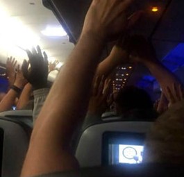 Wenn die Polizei ein Flugzeug umzingelt
