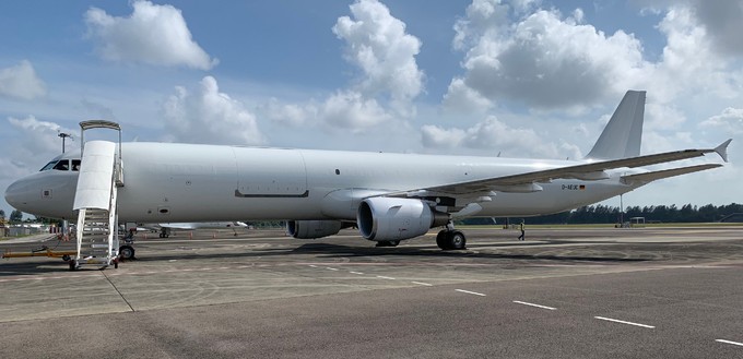 Der Airbus A321 mit dem Kennzeichen D-AEUC: Wurde umgebaut ...