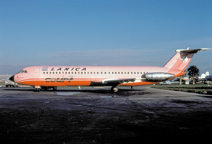 Gegründet im Jahre 1946 musste Lanica Airlines aus Nicaragua 1982 den Betrieb aus wirtschaftlichen Gründen einstellen. In ihrer Flotte betrieb sie auch die BAC 1-11-518FG AN-BHJ, die von der englischen Court Airlines gemietet wurde (Miami, Februar 1982).