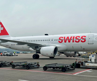 Airbus A320 mit dem Kennzeichen HB-IJR: Trägt als erstes Flugzeug die neue Lackierung.
