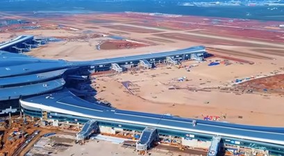 Luftaufnahme des neuen Flughafens von von Ho-Chi-Minh-City: Am 19.12. landen drei Flüge vietnamesischer Airlines. 