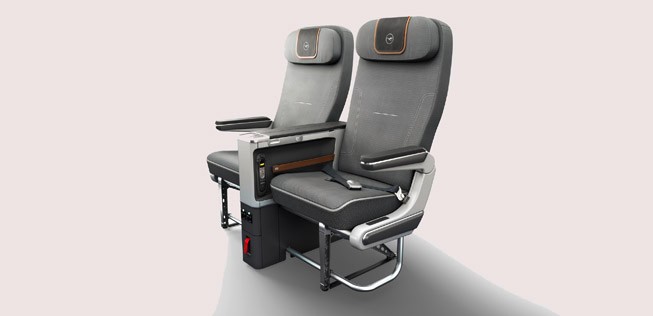 Der Premium Economy Sitz kommt Ihnen bekannt vor? Richtig, es ist der von Lufthansa, der von Zim Flugsitz hergestellt wird. Er wird aber adaptiert.
