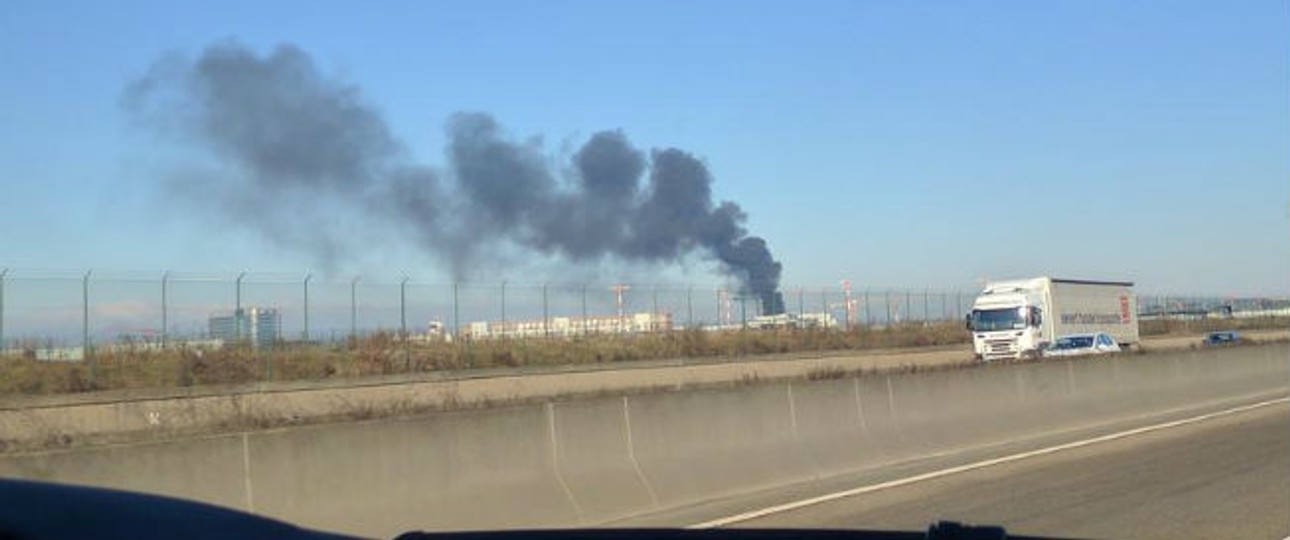 Das Feuer: Aus der Ferne sichtbar.