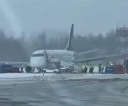 Embraer E170 von Lot: Sie blockiert die Piste.