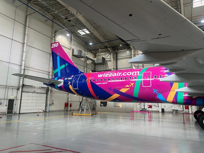 Das Jubiläumsdesign ist allerdings nur geklebt.