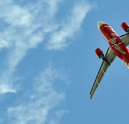 Flieger von Air Asia: Mehr Ruhe für Fluggäste.