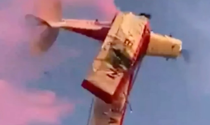 Im Flug knickt plötzlich eine Tragfläche ab