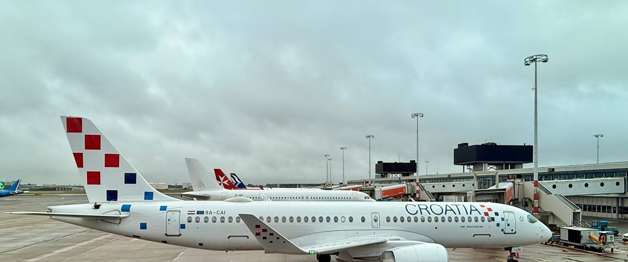 Airbus A220 von Croatia Airlines: Die Fluggesellschaft muss sparen.