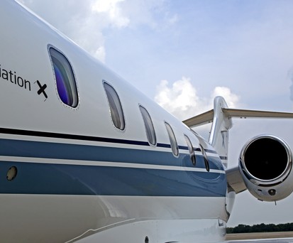 Jet von Luxaviation: Reisende können ihre Emissionen jetzt per App in Echtzeit verfolgen.