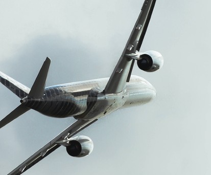 Airbus A350 über Berlin: Warnung vor Triebwerksausfall in der niedrigen Kurve.