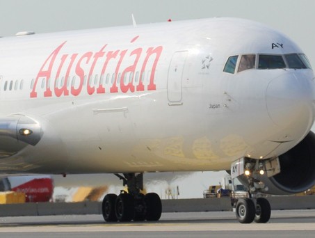 austrian airlines boeing 767 oe lay 01