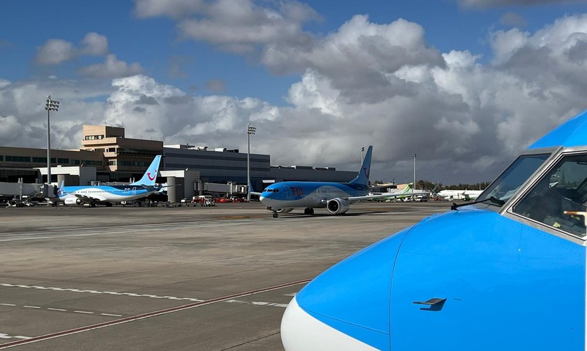 Tuifly-Flugzeuge am Flughafen Las Palmas: Die Airline soll künftig mehr sein als nur der Hotelzubringer.