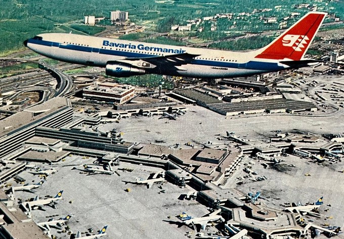 Nach der Fusion der Münchner Bavaria mit der Frankfurter Germanair im Jahr 1975 setzte man den Airbus A300 B4 in neuer gemeinschaftlicher Farbgebung ein. Das Unternehmen erhielt den ersten Airbus noch vor Lufthansa.