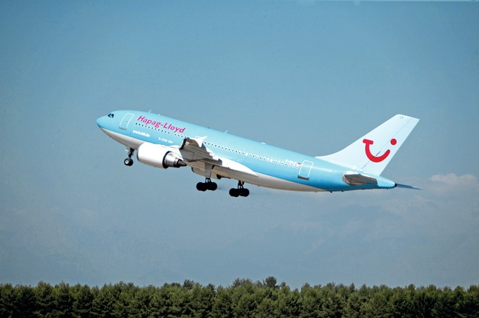 Airbus A310 der Hapag-Lloyd Flug beim Start auf den Kanaren.