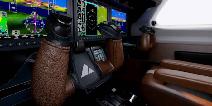 Das Cockpit des Tiefdeckers mit Avionik von Garmin.