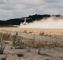 Wenn der Privatjet auf der Schotterpiste startet