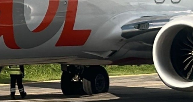 Boeing 737 Max von Gol: Die Maschine bleib im Asphalt stecken.