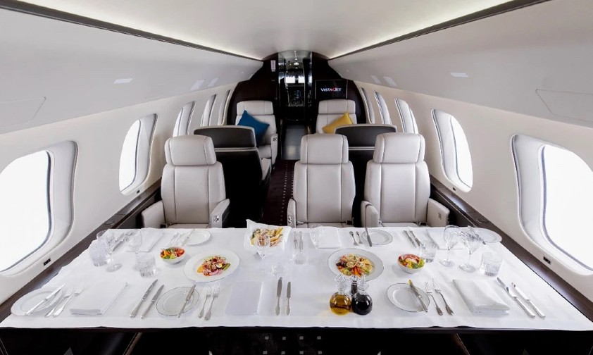 So kann ein Essensservice bei Vistajet aussehen.