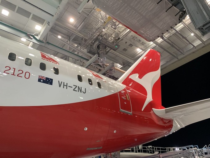 Der Flieger mit der Kennung VH-ZNJ ...