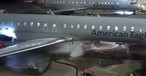 Flugzeug von American Eagle am Flughafen Dallas: Die Betankung ging schief.