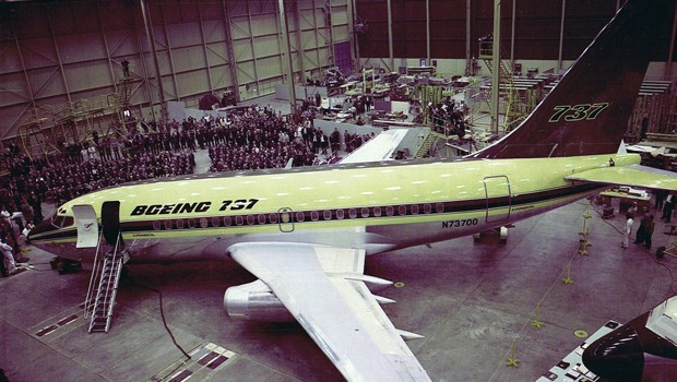 So wollte der Hersteller neben seinen Modellen 727 und 707 das Programm abrunden. Im Januar 1967 wurde das Flugzeug mit dem Namen 737 erstmals der Öffentlichkeit vorgestellt.