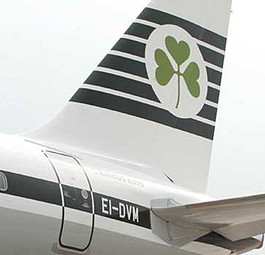 Heckflosse von Aer Lingus im Retro-Look: Wechselt die Airline den Flughafen?