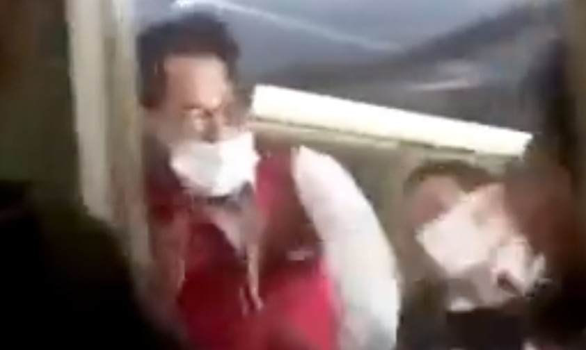 Vorfall an Bord von Turkish Airlines: Rechts der Angreifer, links die Flugbegleiter.