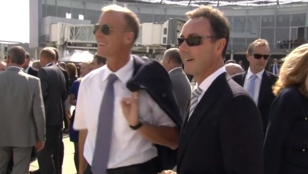 Airbus-Chef Fabrice Brégier und Airbus-Group-Chef Tom Enders sind sichtlich stolz.