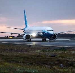 boeing 737 max 10 island