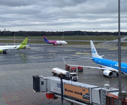 flughafen hamburg wizz air klm air baltic tankfahrzeug