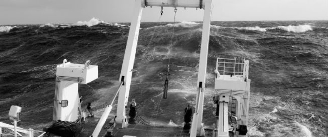 Schiff auf der Suche nach den Trümmern von MH370: Schwierige Bedingungen.