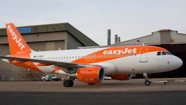 Erstmals seit 16 Jahren ändert Easyjet die Bemalung seiner Flieger. Das Logo wurde 15 Prozent vergrößert. Und...