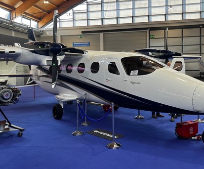 Tecnam P2012 VIP von außen: Der Innenraum ist neu.