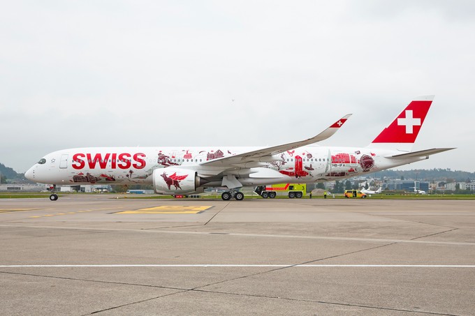 ... mit der Sonderbeklebung «Swiss Wanderlust» ...