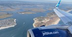 Blick aus dem Fenster eines Airbus A321 von Jetblue: Kommt die Airline zum Zug oder nicht?