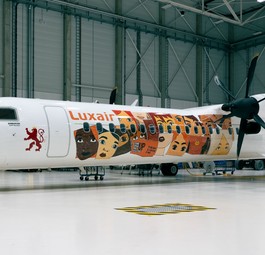 Die De Havilland Canada Dash 8-400 mit dem Kennzeichen LX-LGF von Luxair ...