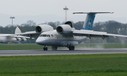 Antonov An-74, eine Variante der An-72:  Das Flugzeug ...