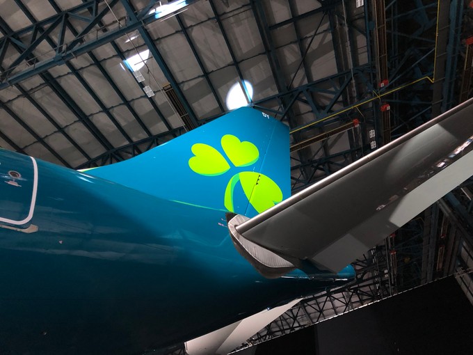 Es wurde dynamisiert und mit Schatten versehen. Die Farbe wirkte bei der Präsentation im Hangar mitunter heller als...